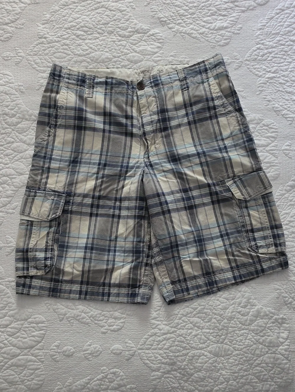 Aeropostale Men’s Plaid Cargo Shorts - Blue & White